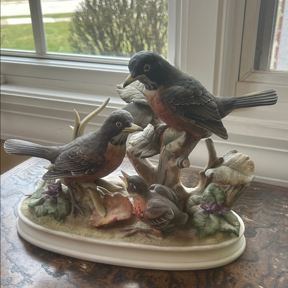 Porcelain RobinFamily statuette - Brown/Orange Bird Sculpture